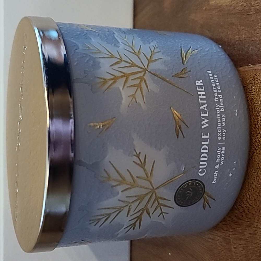 CUDDLE WEATHER 3 Wick Canfle Bath And Body Works